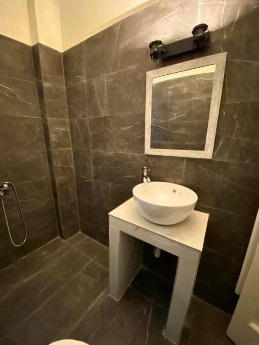 Amazon Spacious 3Bedroom Premium Neighbourhood Атина Екстериор снимка