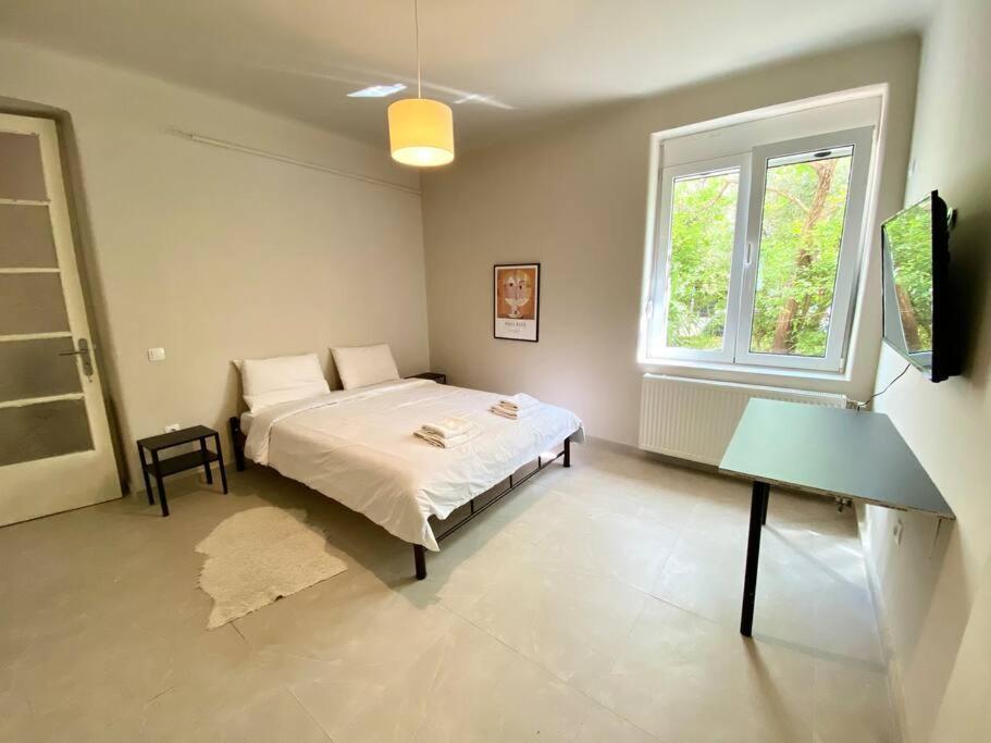 Amazon Spacious 3Bedroom Premium Neighbourhood Атина Екстериор снимка