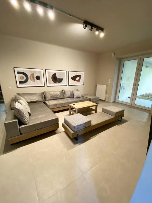 Amazon Spacious 3Bedroom Premium Neighbourhood Атина Екстериор снимка