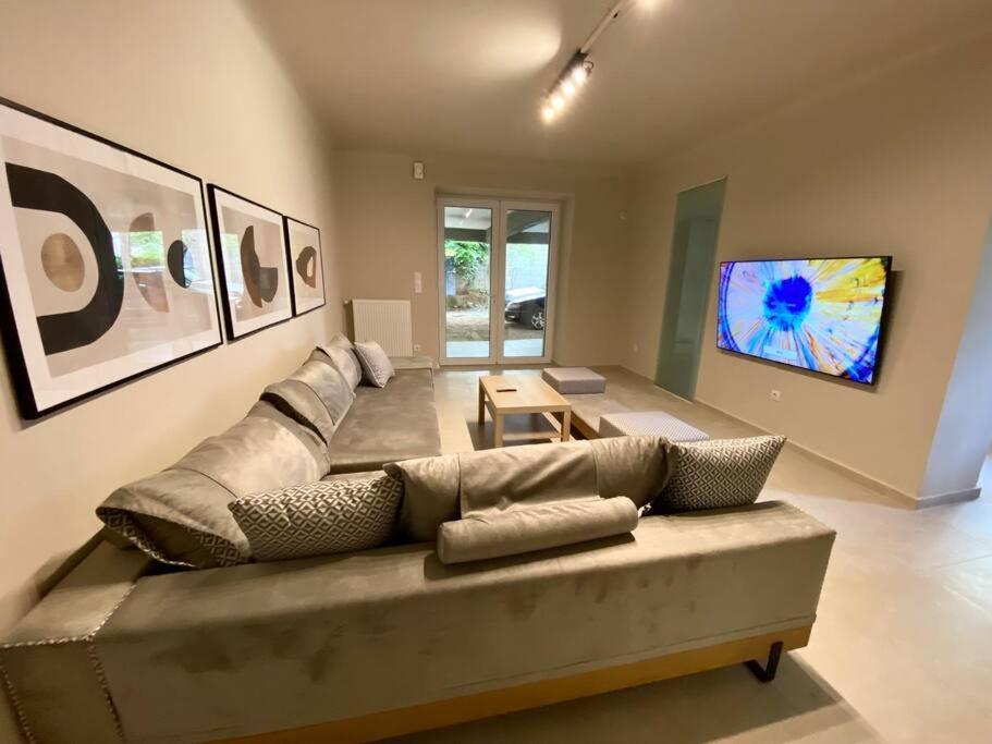 Amazon Spacious 3Bedroom Premium Neighbourhood Атина Екстериор снимка